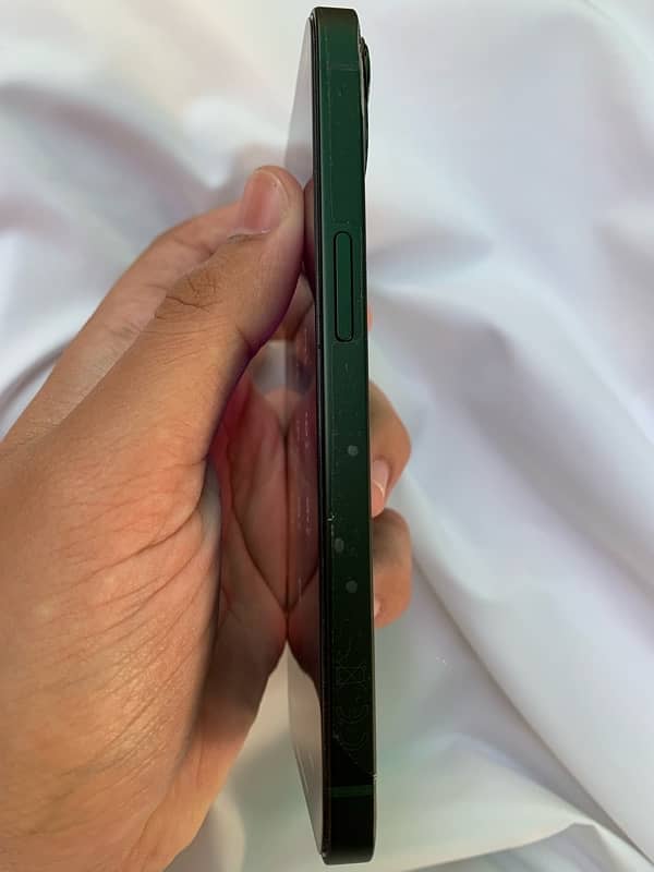 iphone 13 128GB FACTORY UNLOCKED 5