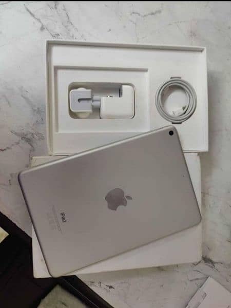 ipad mini 5 64 gb contact to 03073909212 WhatsApp 2