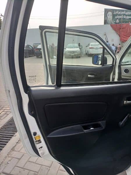 Suzuki Wagon R 2017 4