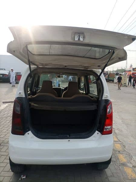 Suzuki Wagon R 2017 12