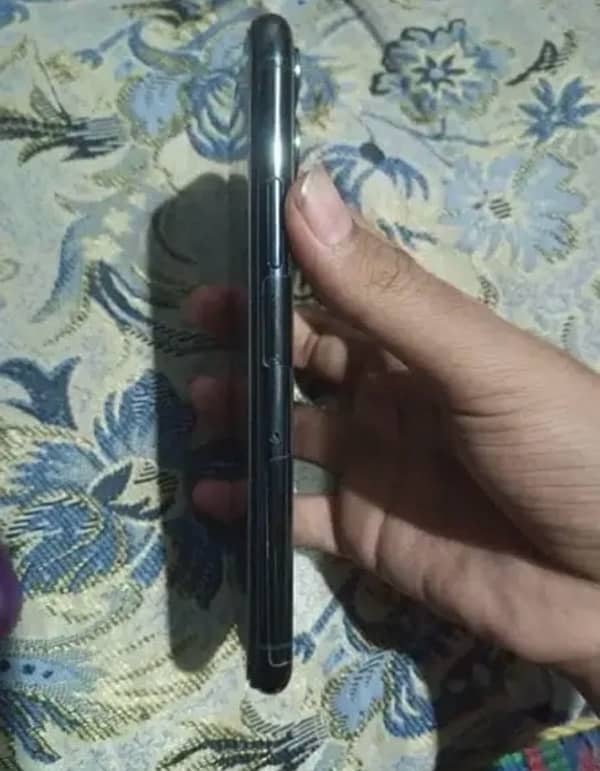 Iphone 11 pro 64gb sealed FU mint condition 10/9 3