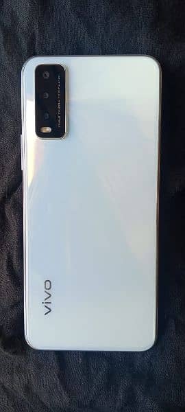 Vivo y20 lush condition with box 3