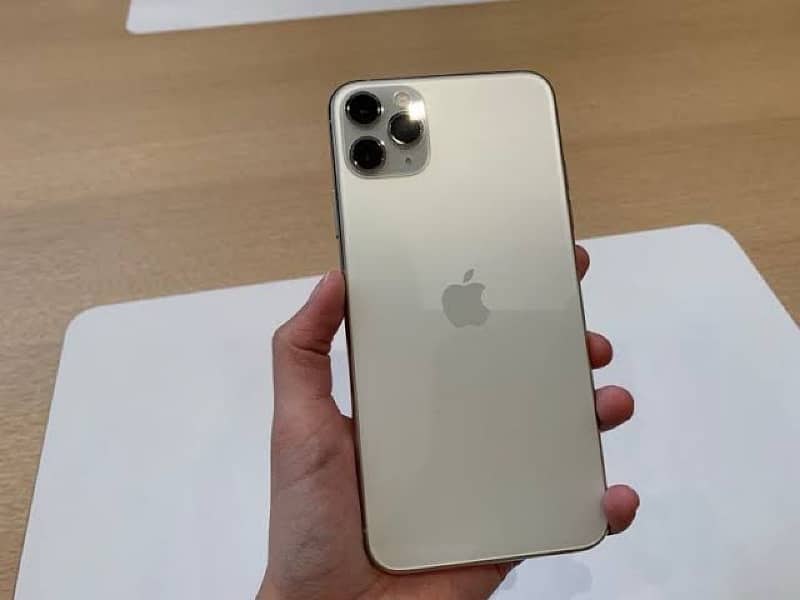 iPhone 11 Pro Max Gold Factory unlocked. 1