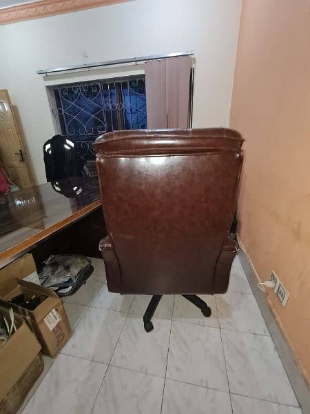 Executive Chair Brand New Leather Poshish 1