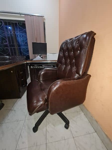 Executive Chair Brand New Leather Poshish 2