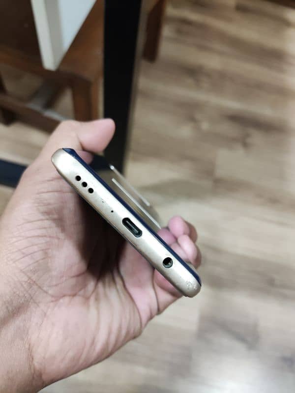 Lg v60 urgent sale 5