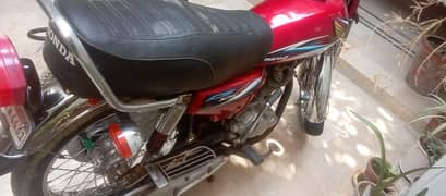 Honda cg 125/2014 karachi num