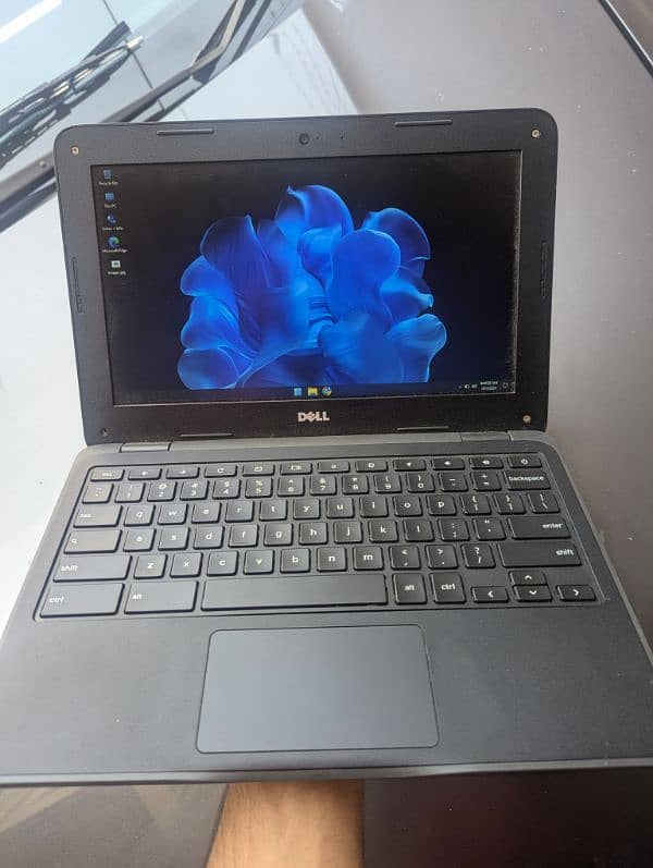 Dell ChromeBook for sale in good condition 2