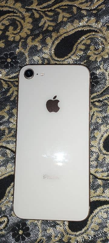 iPhone 8 non pta. . . . . . 0