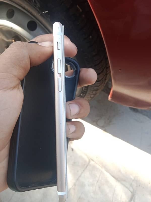 iPhone 6s used non pta 4