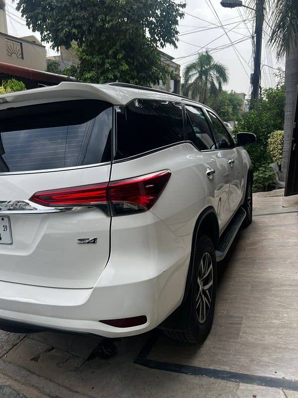 Toyota Fortuner 2019 9