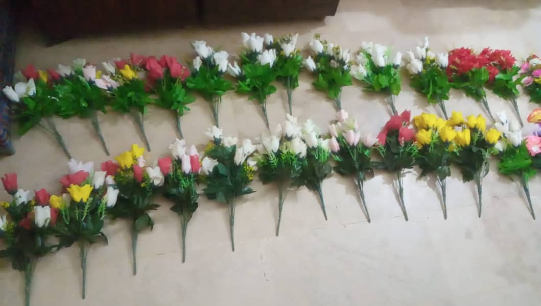 Artificial Flowers With Vase (Pack of 2 ) 1