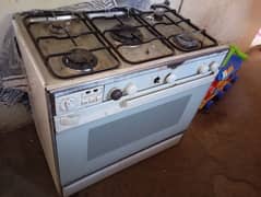 imported 5 burner stove good al working conditon  sale due to shifting