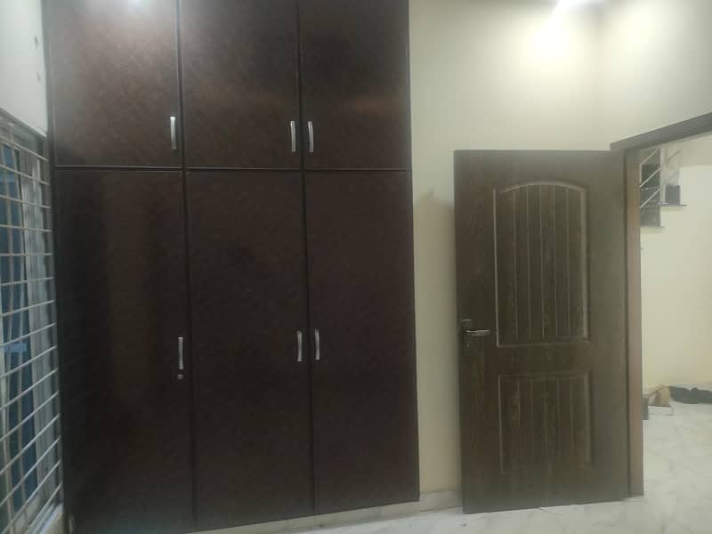 In Bismillah Housing Scheme - Hussain Block 800 Square Feet House For rent 5