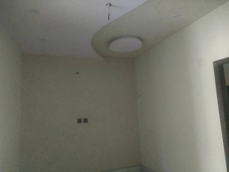 In Bismillah Housing Scheme - Hussain Block 800 Square Feet House For rent 6