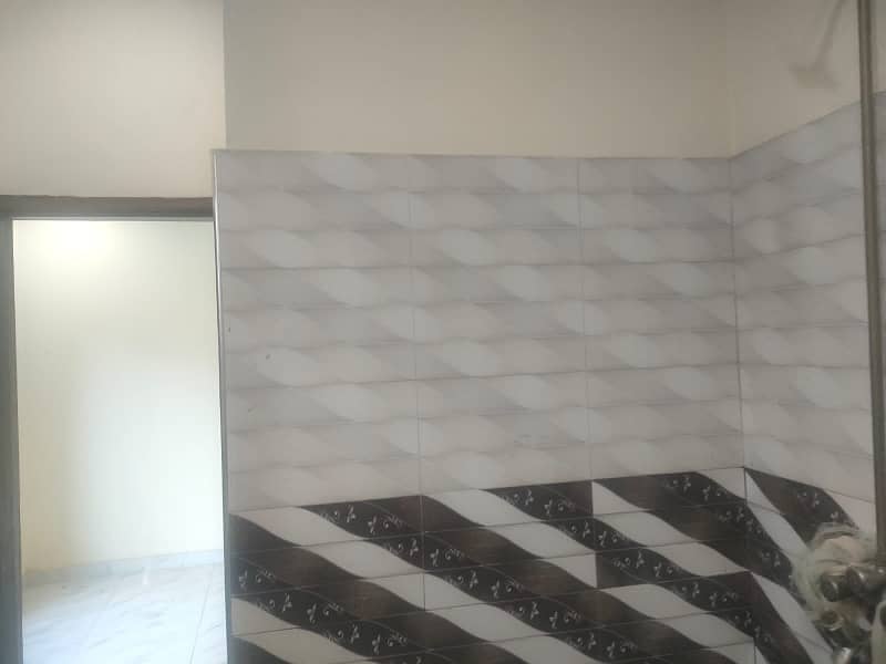 In Bismillah Housing Scheme - Hussain Block 800 Square Feet House For rent 9