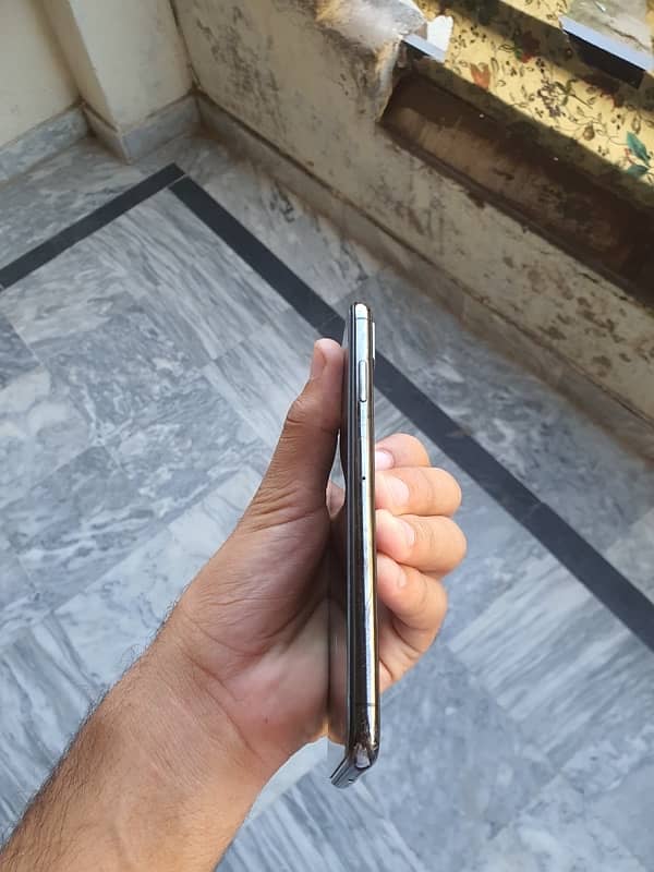 iphone xs max 256 gb (NON PTA) 2