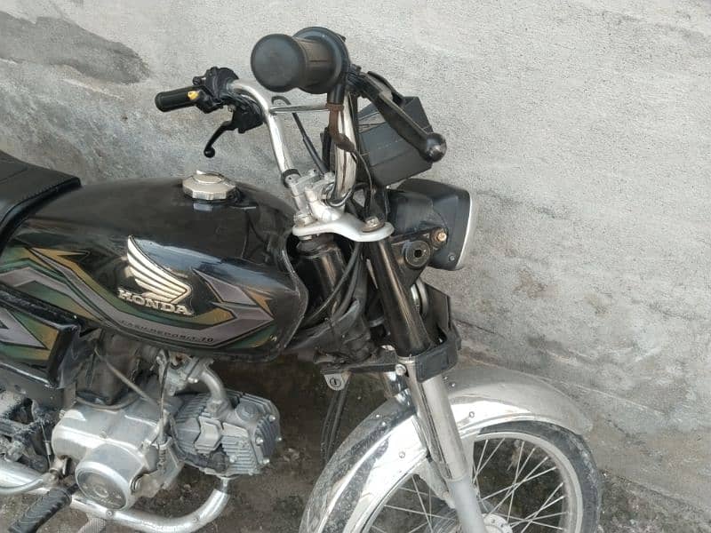 Honda 70cc 22 model sticker 23 ka hai 0