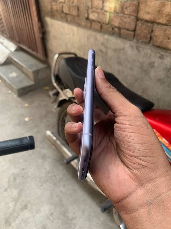 IPHONE 11 water packed non pta sale/exchange 5