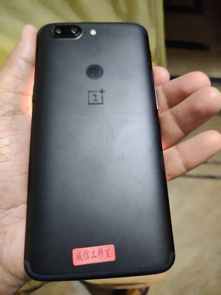 OnePlus 5T black 6/64 scratchless urgent sale need money 2