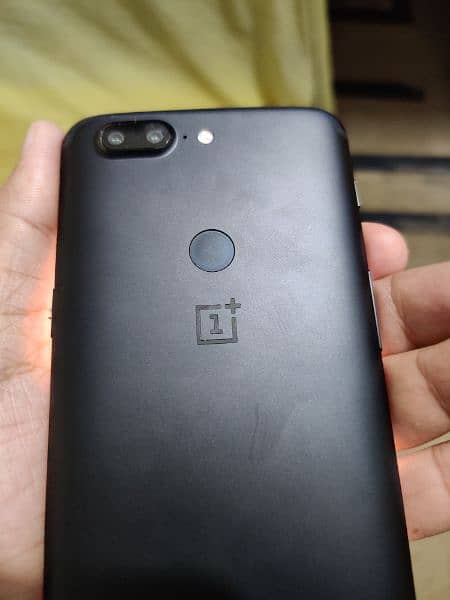 OnePlus 5T black 6/64 scratchless urgent sale need money 8