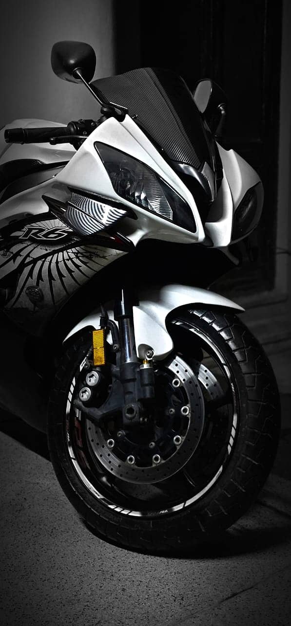 YAMAHA YZF-R6 (2012) MODEL 6