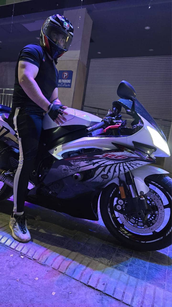 YAMAHA YZF-R6 (2012) MODEL 1