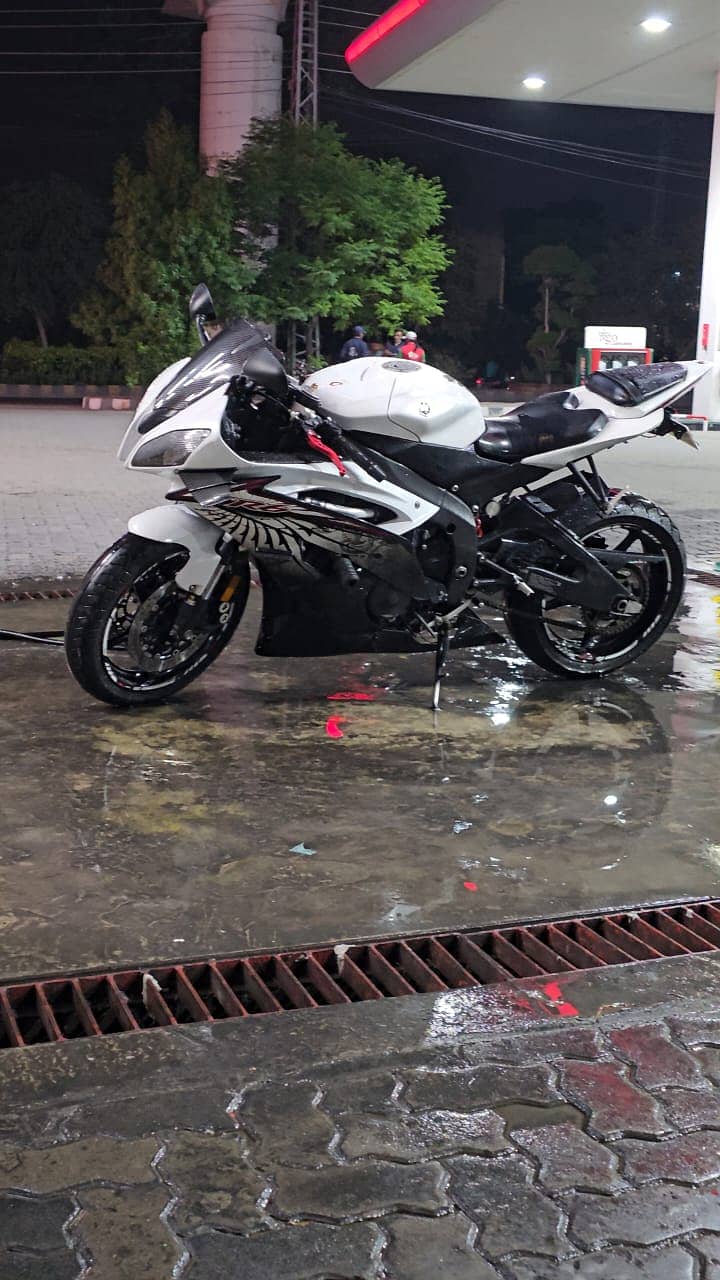 YAMAHA YZF-R6 (2012) MODEL 5