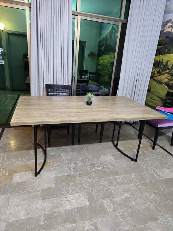 Mint Condition Dining Table 1