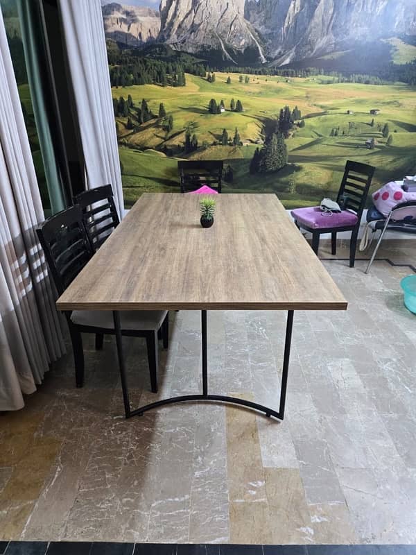 Mint Condition Dining Table 4