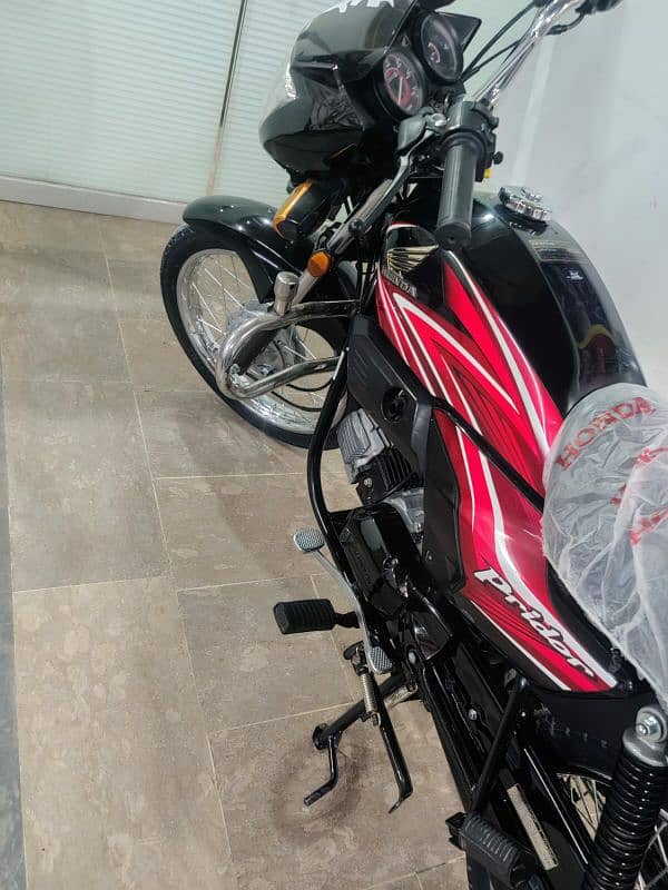 honda pridor 100cc 2021 black 4