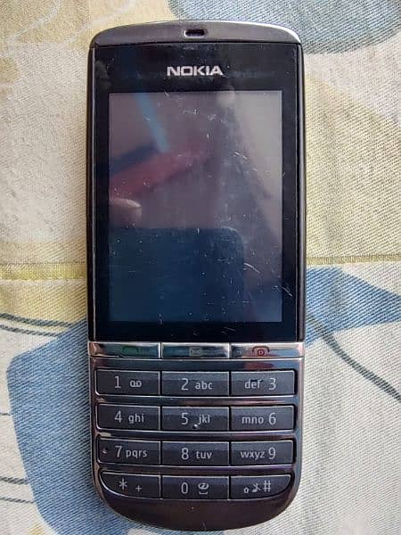 Nokia 300 Tuch and Type 5