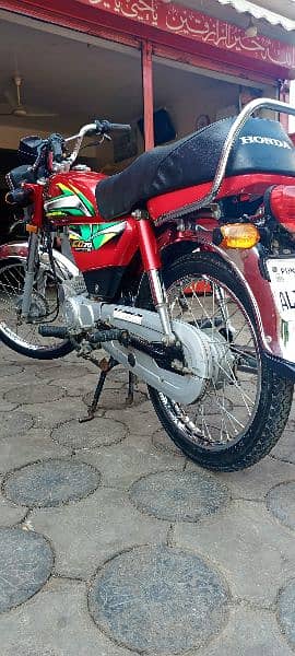 HONDA CD 70cc 3