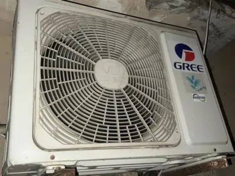 Gree 1.5ton Ac split inverter heat and cooling good condition 1