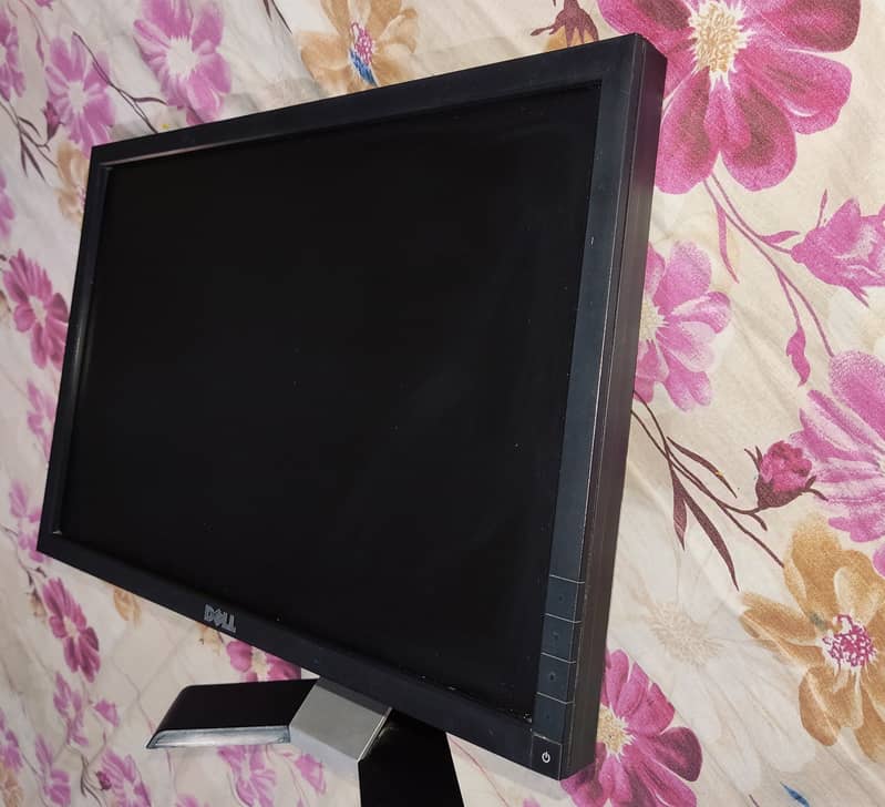 Dell 19 Inch Professional Widescreen LCD 6