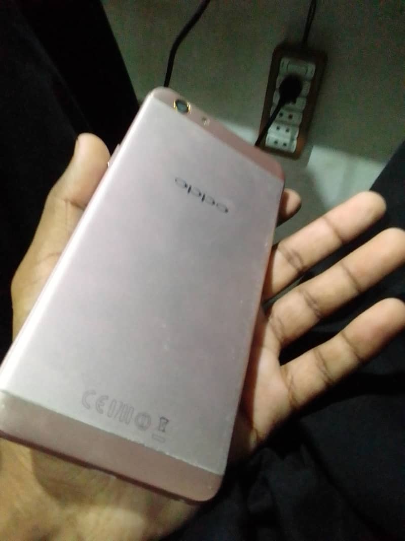 OPPO F1s 3