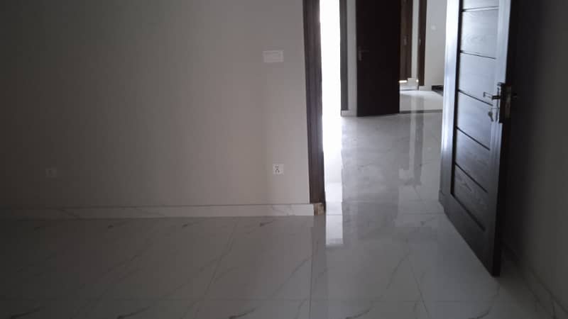 2 Bedrooms Apartment Available For Rent In Gulberg Greens 0