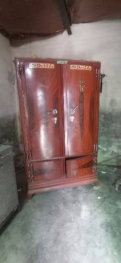 Metallic wardrobe/ Lohay ki almaari Purani chadder