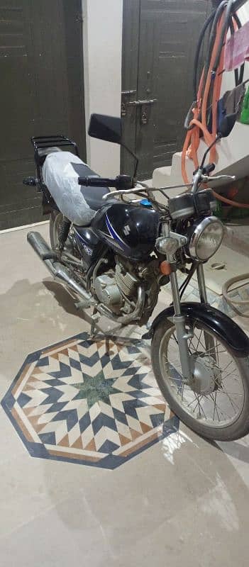 Suzuki GS 150 3