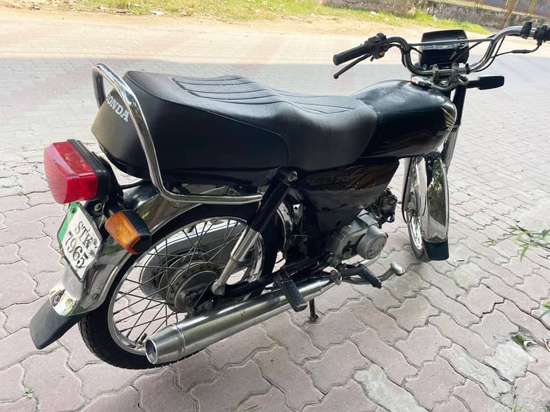 Honda CD 70 2020 4