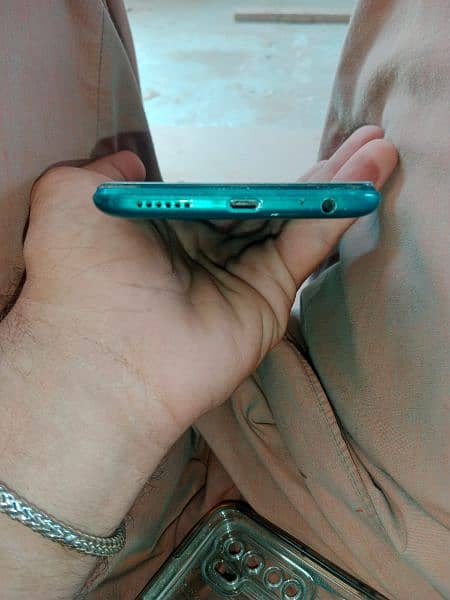 Tecno camon 15 4 gb 64 gb 3