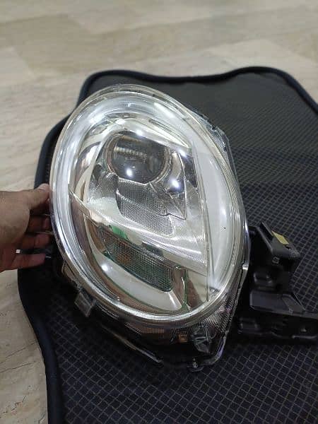 DAIHATSU CAST HEAD LITES 6