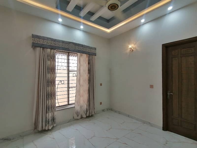 Spacious House Is Available For sale In Ideal Location Of LDA Avenue 2