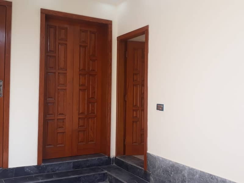 House Of 10 Marla For sale In LDA Avenue 2