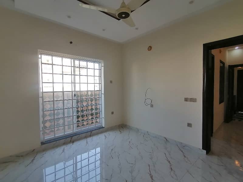 Stunning House Is Available For sale In LDA Avenue 2