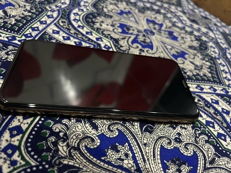 iphone xs max sim working 3