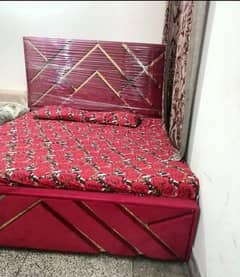 mahroon luxury king size bed very heavyweight