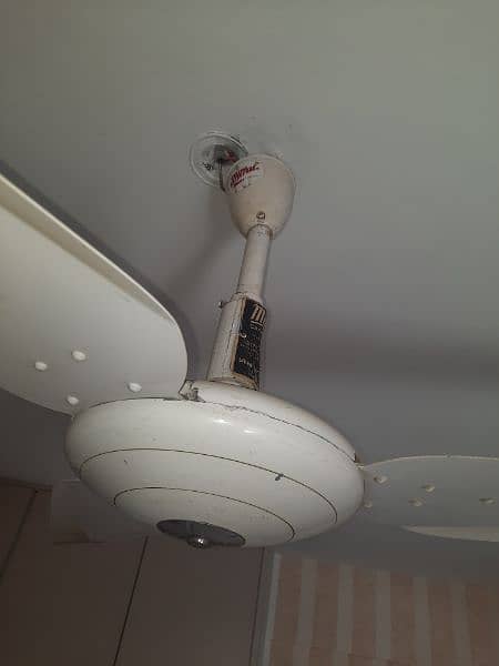 2 ceiling Fans good condition 3