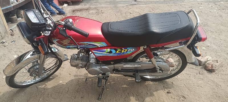 HONDA CD70 2024 6