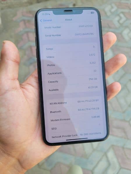 iPhone 11 Pro Max Non pta 256 gb Physical dual sim 6